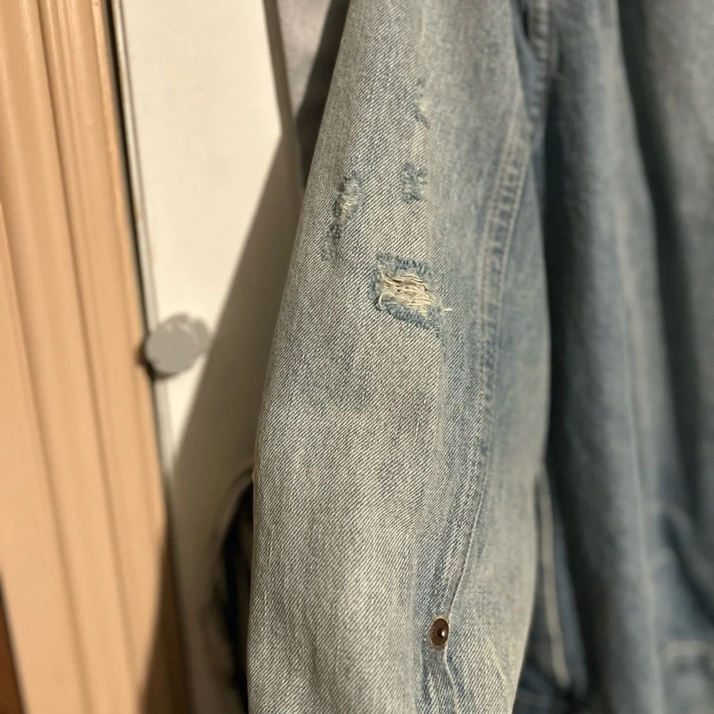LEVIS Vintage Denim Jacket - Picture 3 of 3